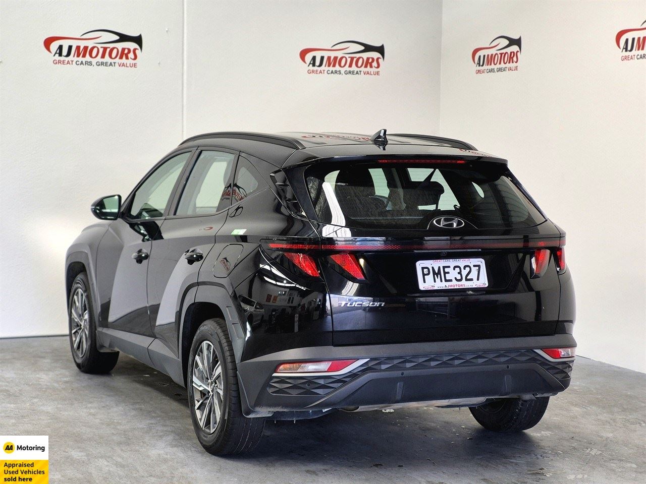 Vehicle image 5