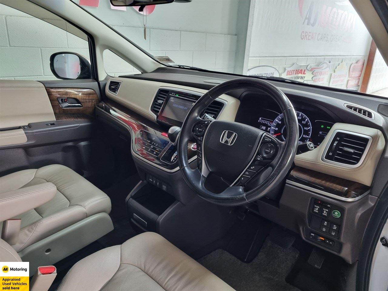 Vehicle image 3