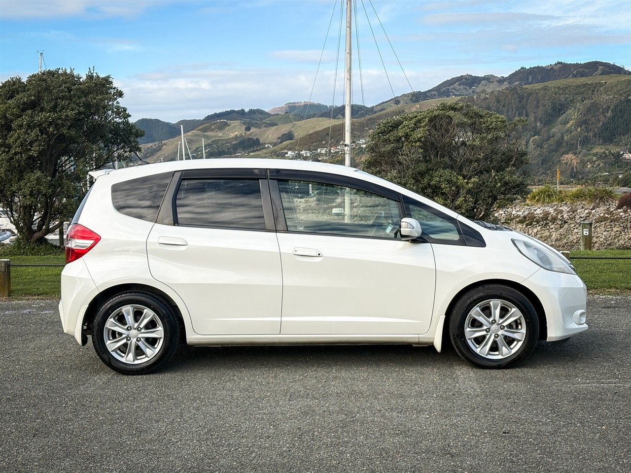 Vehicle image 3