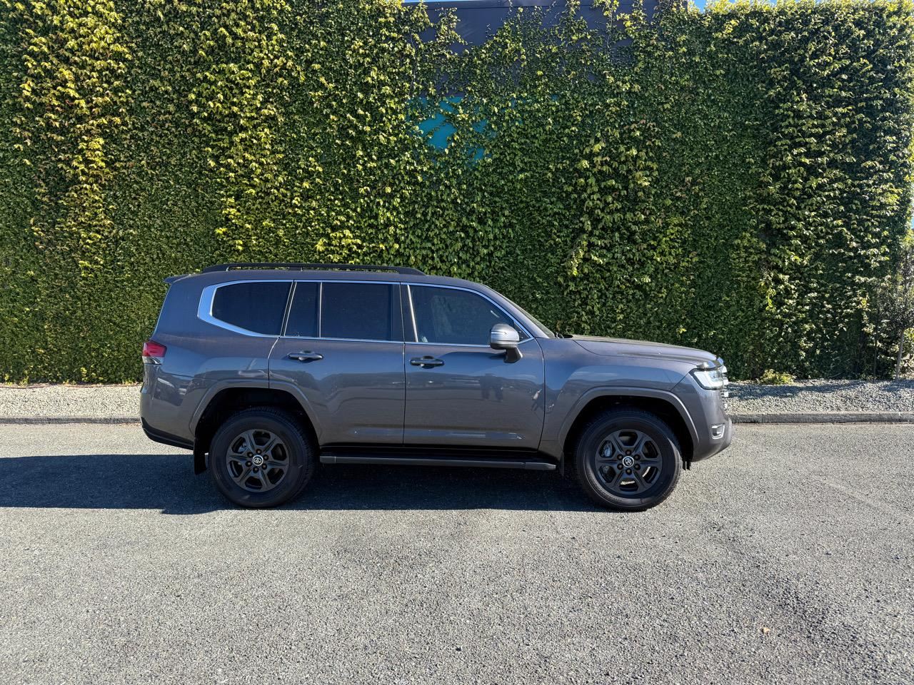 Vehicle image 3