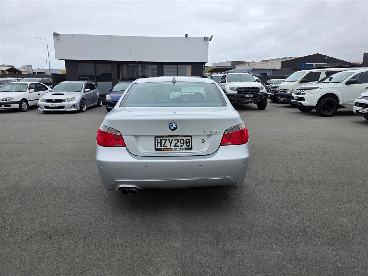 Vehicle image 3