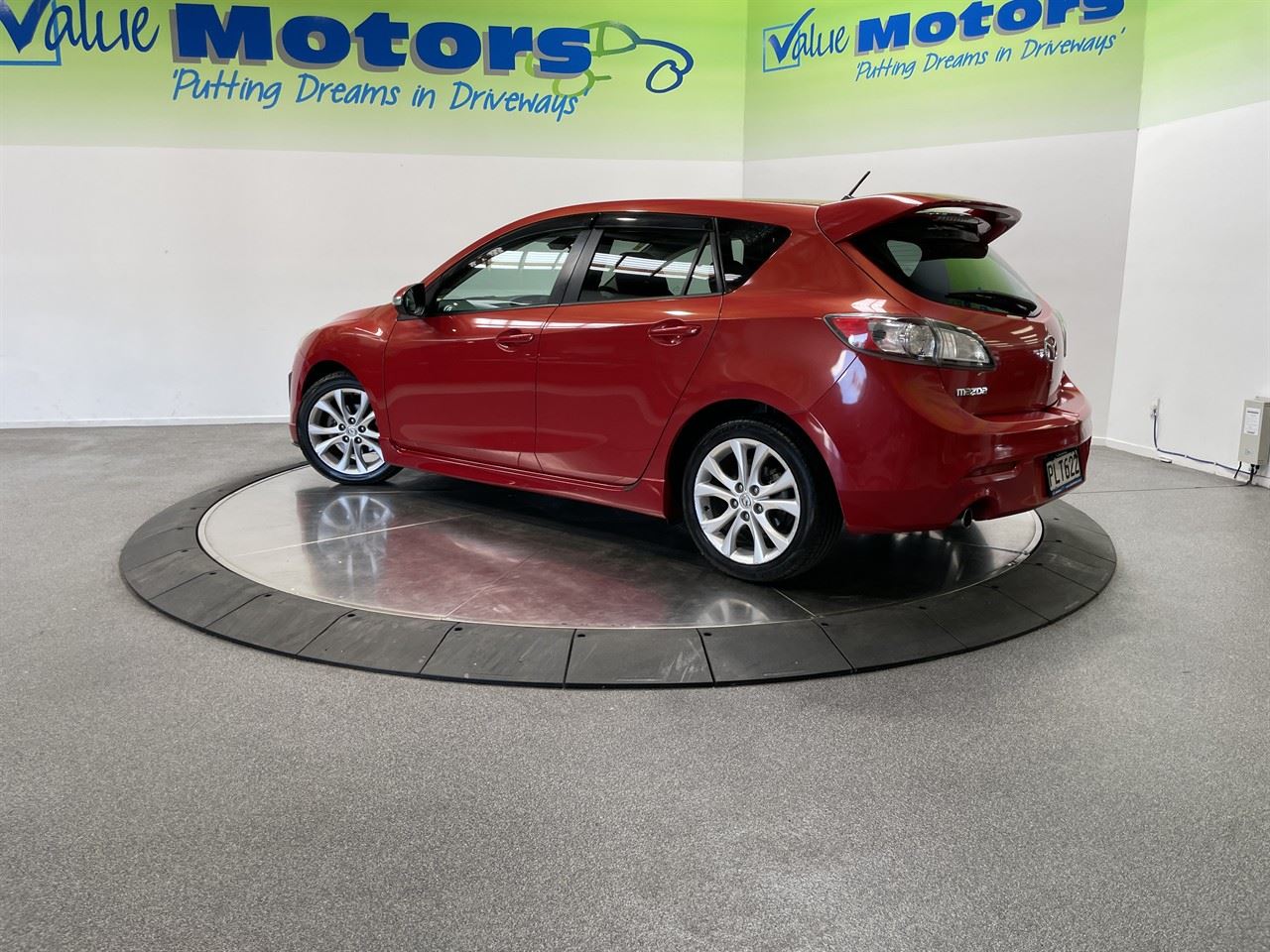 Vehicle image 5