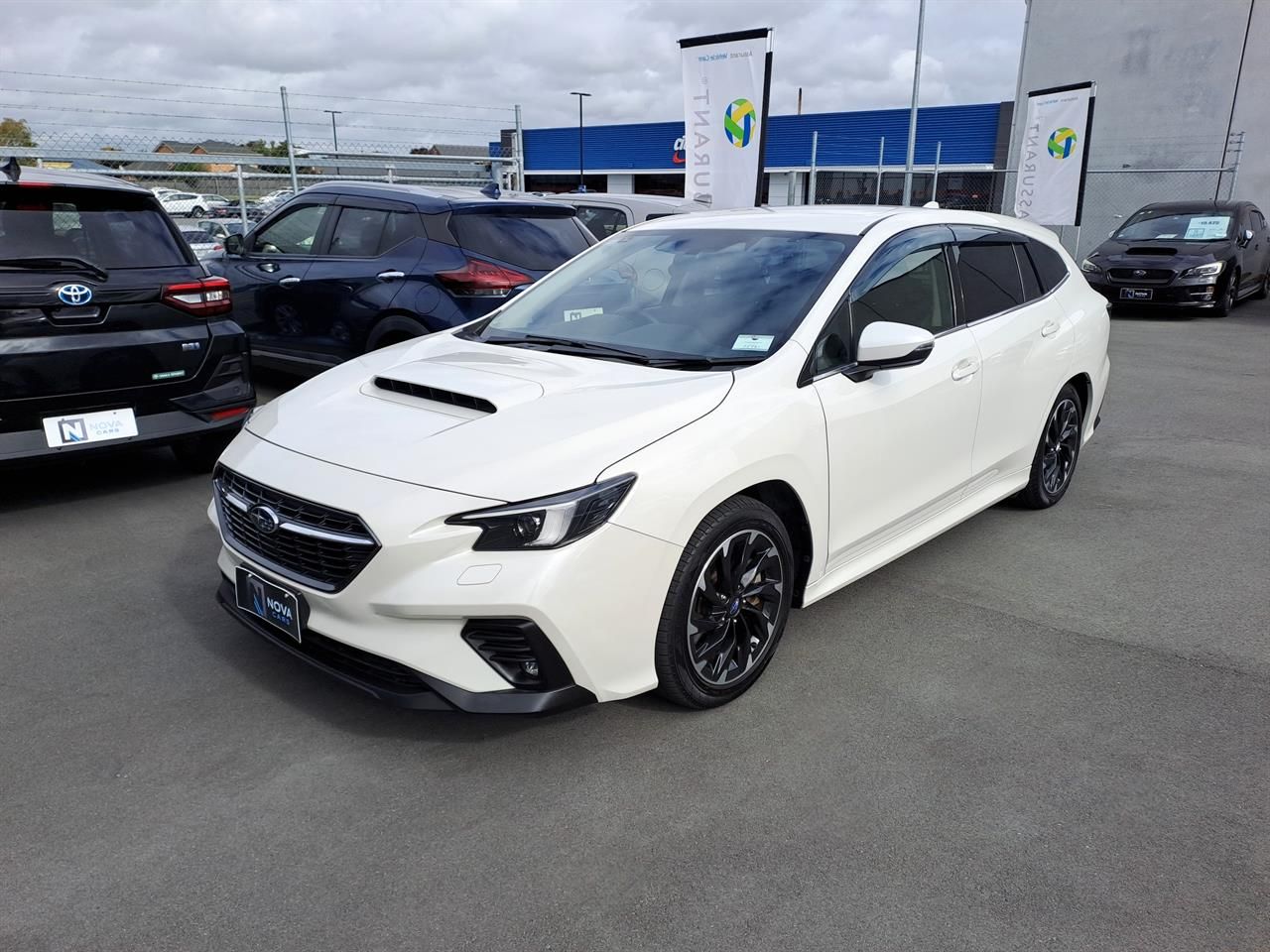 Vehicle image 3