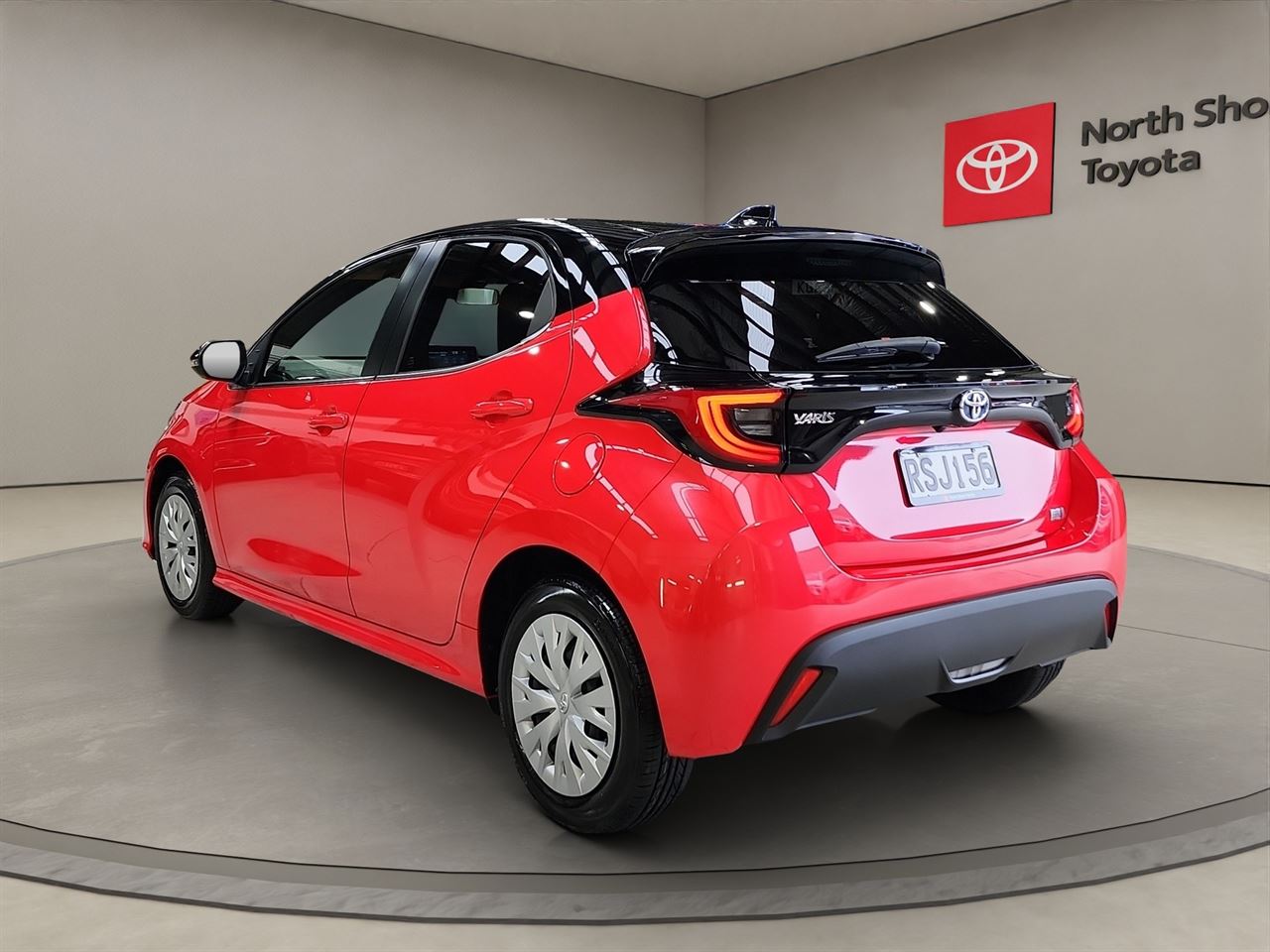 Vehicle image 5