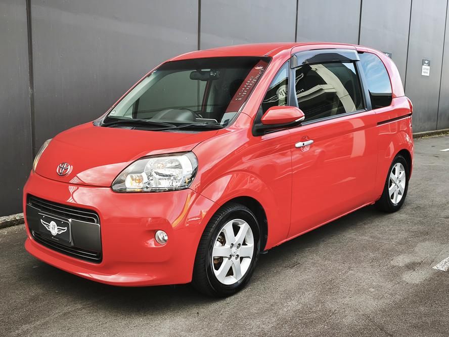 Vehicle image 3