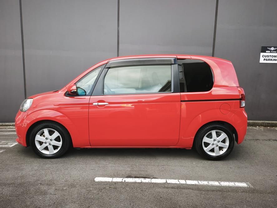 Vehicle image 4