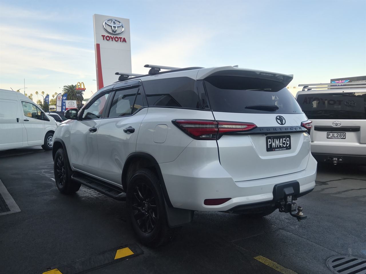 Vehicle image 5