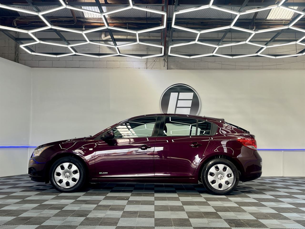 Vehicle image 5