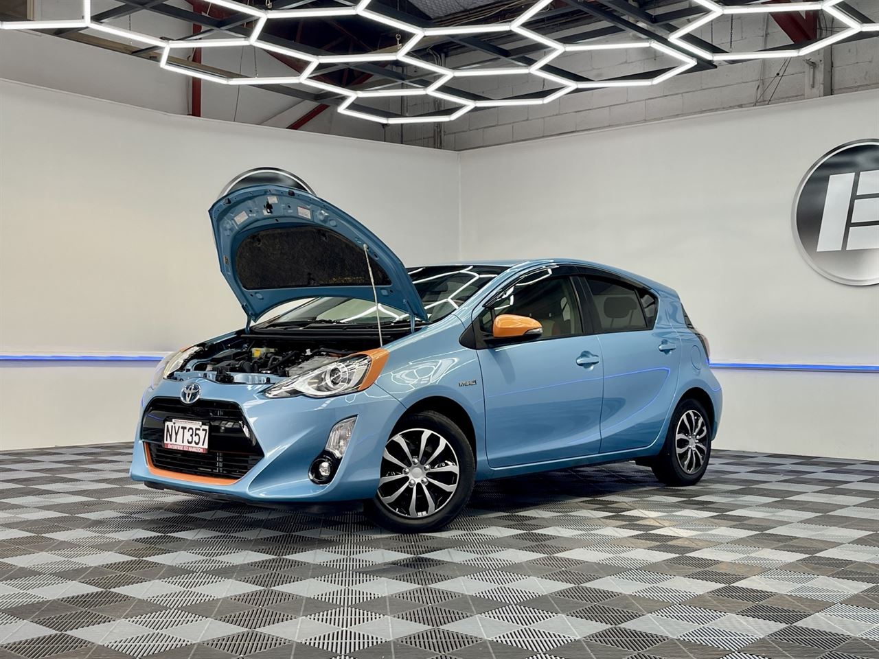 Vehicle image 3