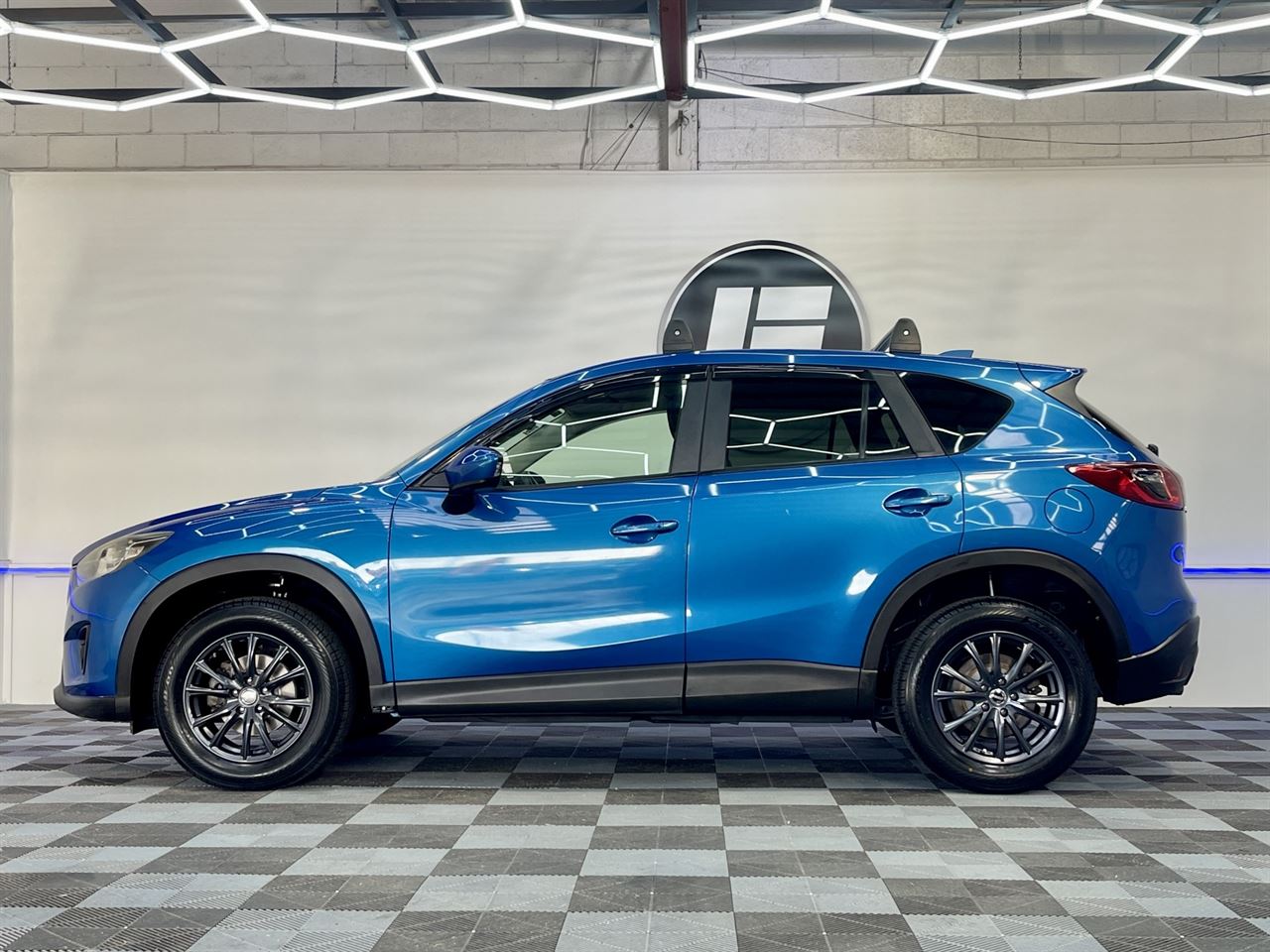 Vehicle image 5