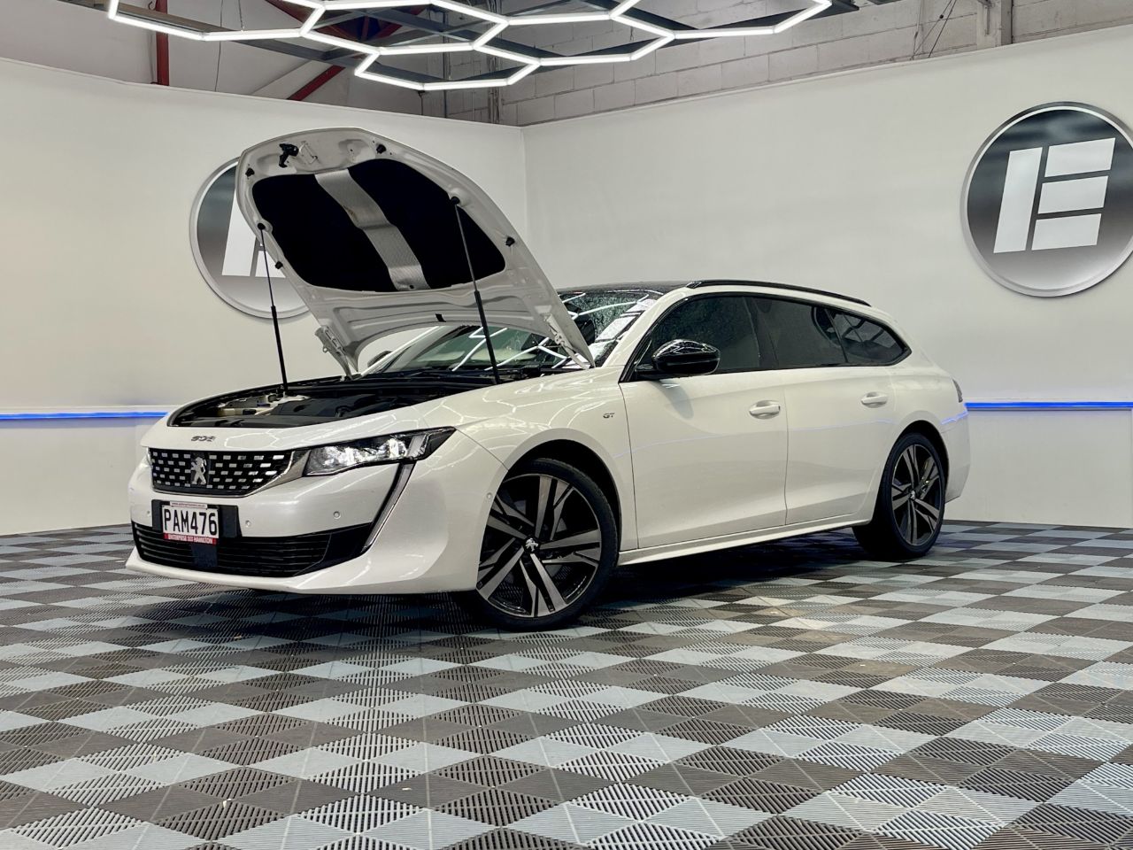 Vehicle image 3