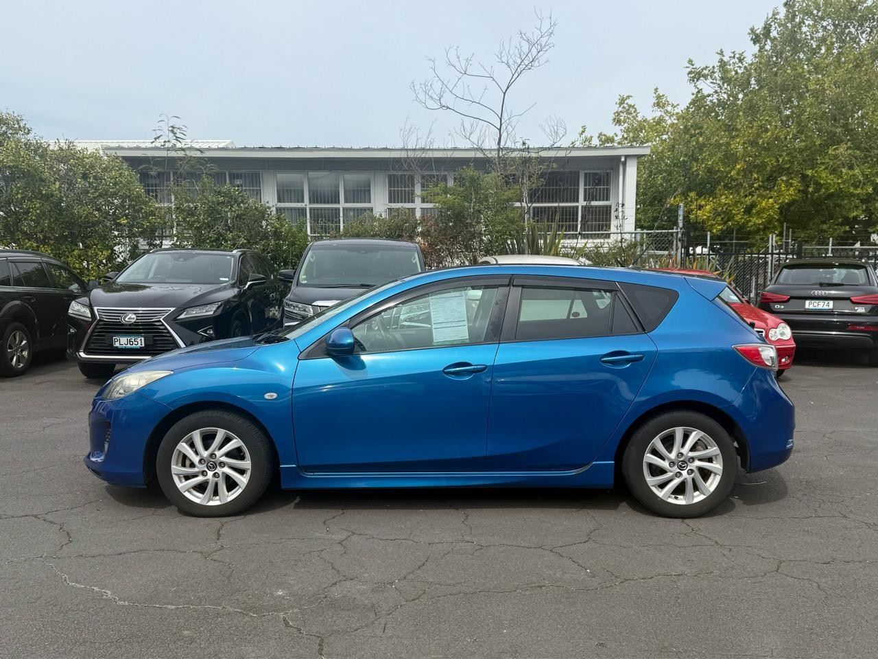 Vehicle image 4