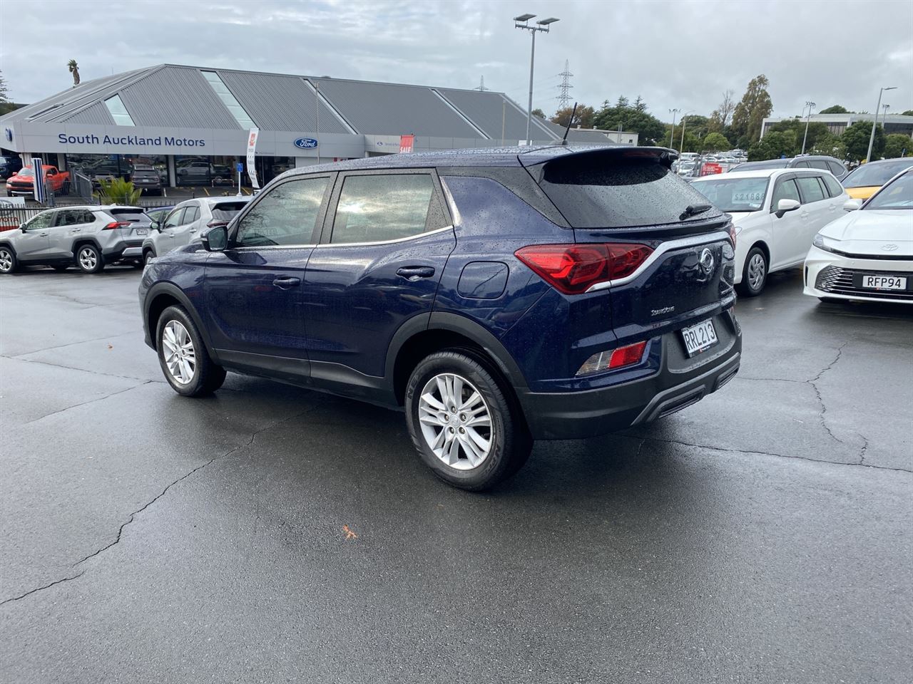 Vehicle image 5