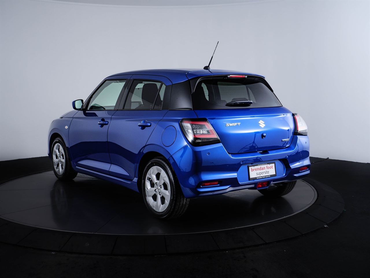 Vehicle image 5