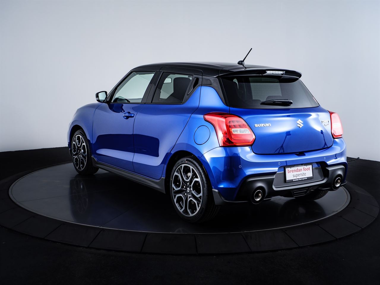 Vehicle image 5
