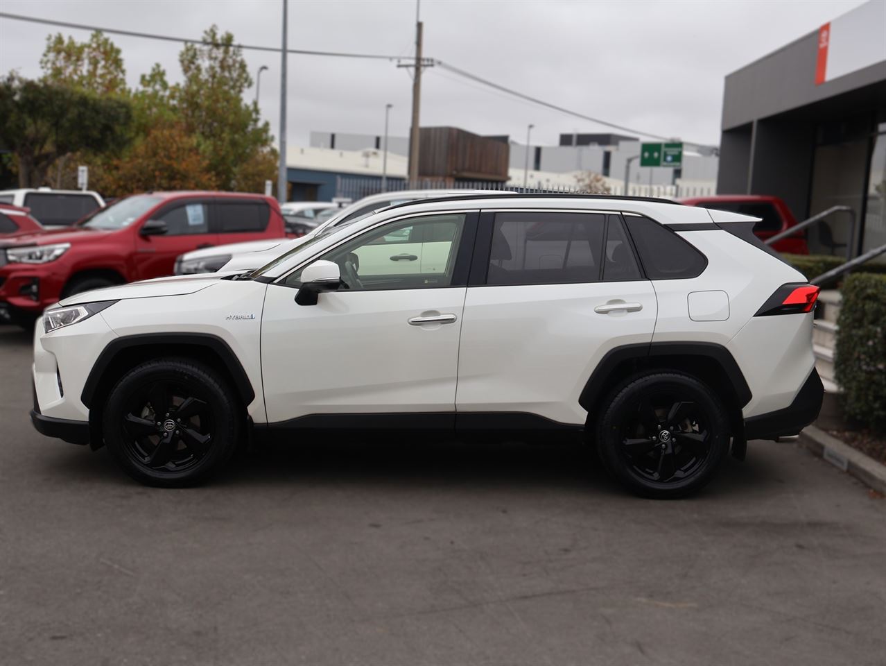 Vehicle image 4