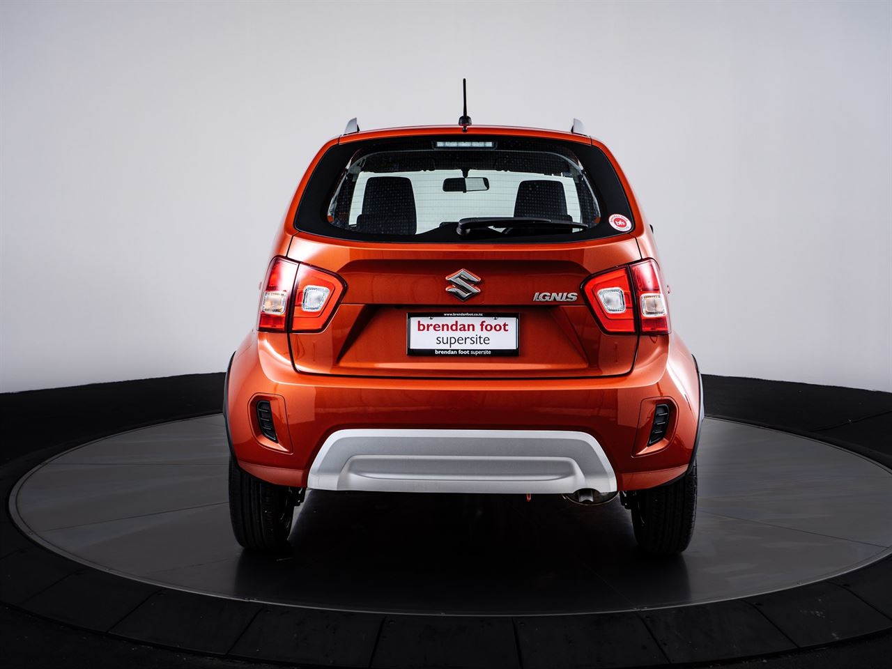 Vehicle image 4