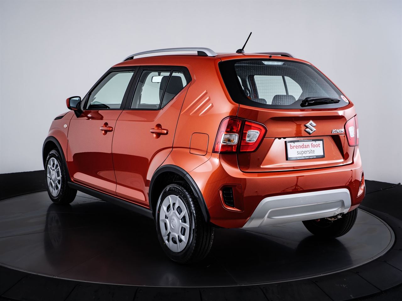 Vehicle image 5