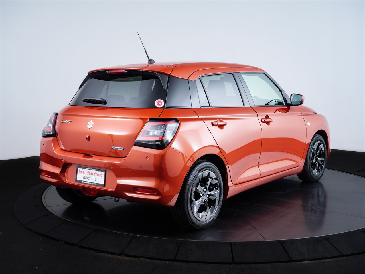 Vehicle image 4