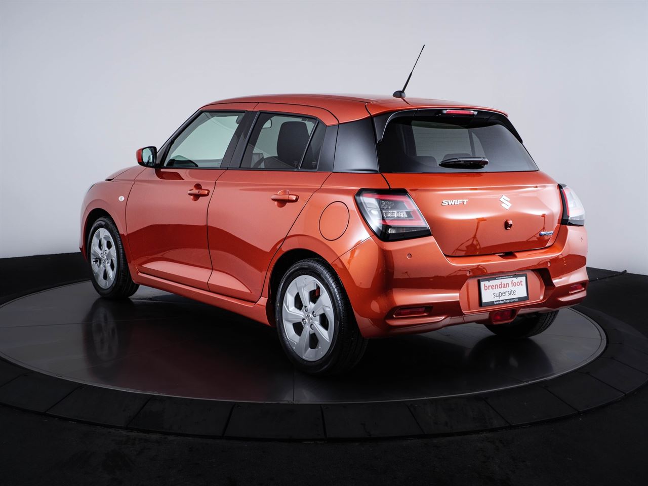 Vehicle image 5