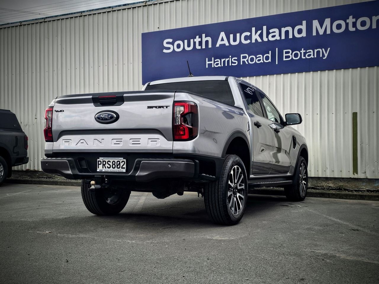 Vehicle image 3