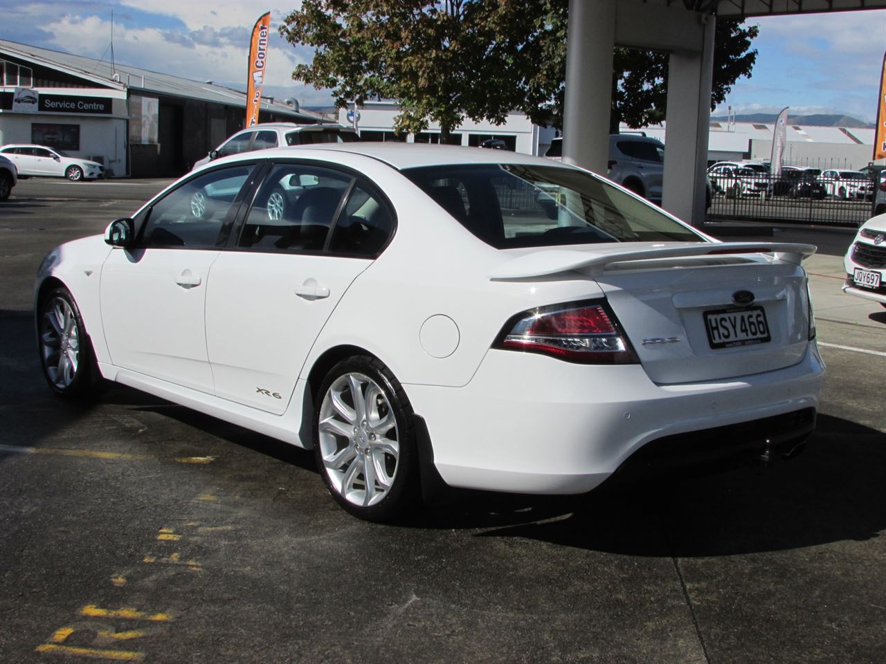 Vehicle image 5
