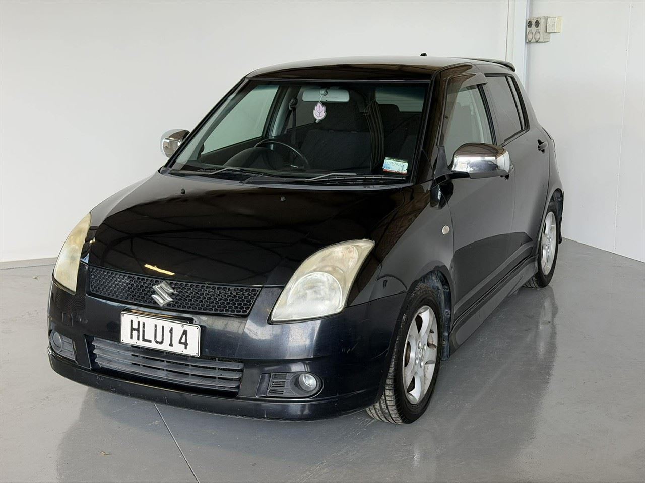 Vehicle image 3
