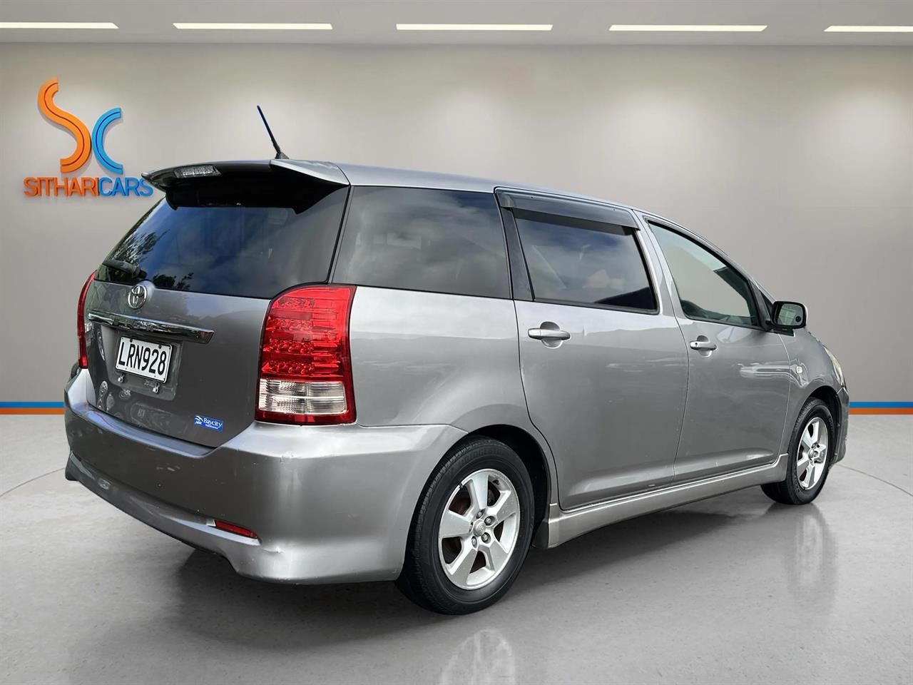 Vehicle image 4