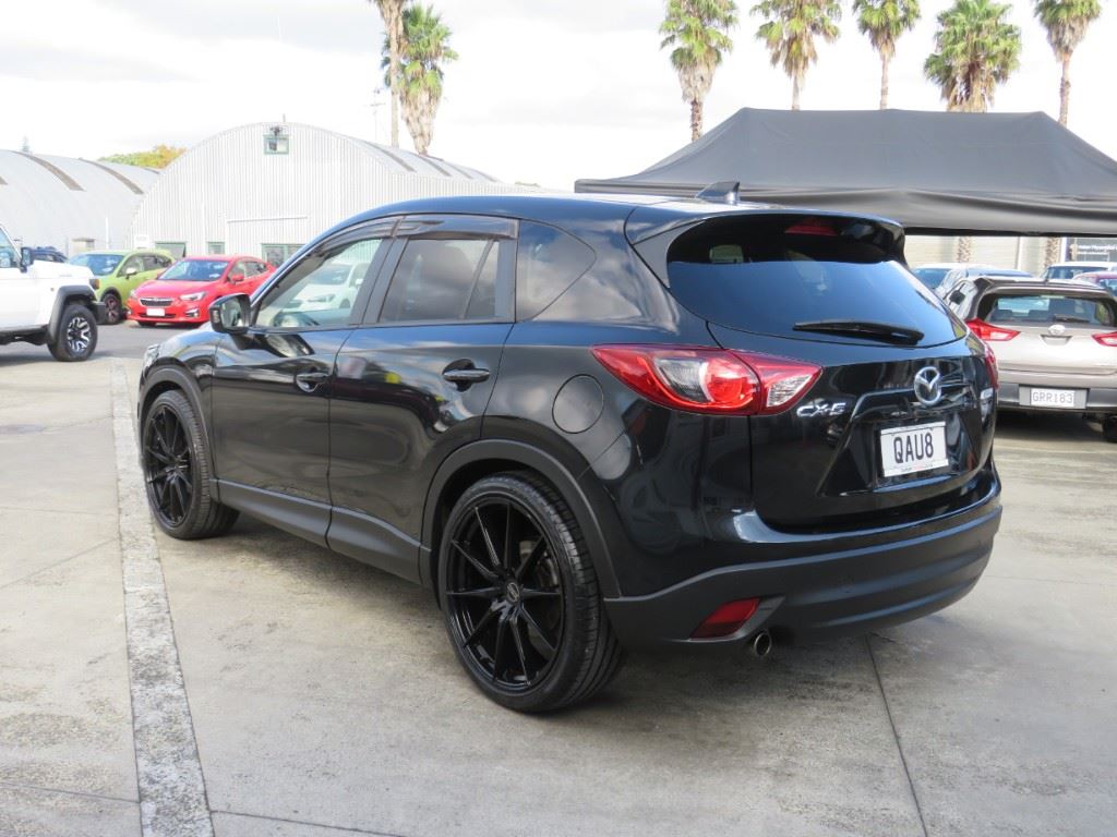 Vehicle image 5