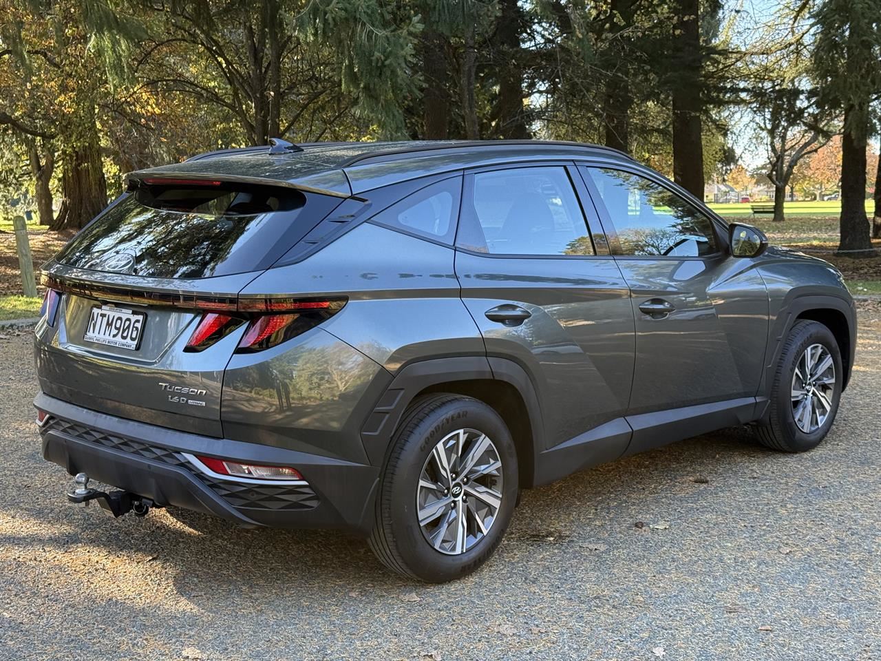 Vehicle image 5