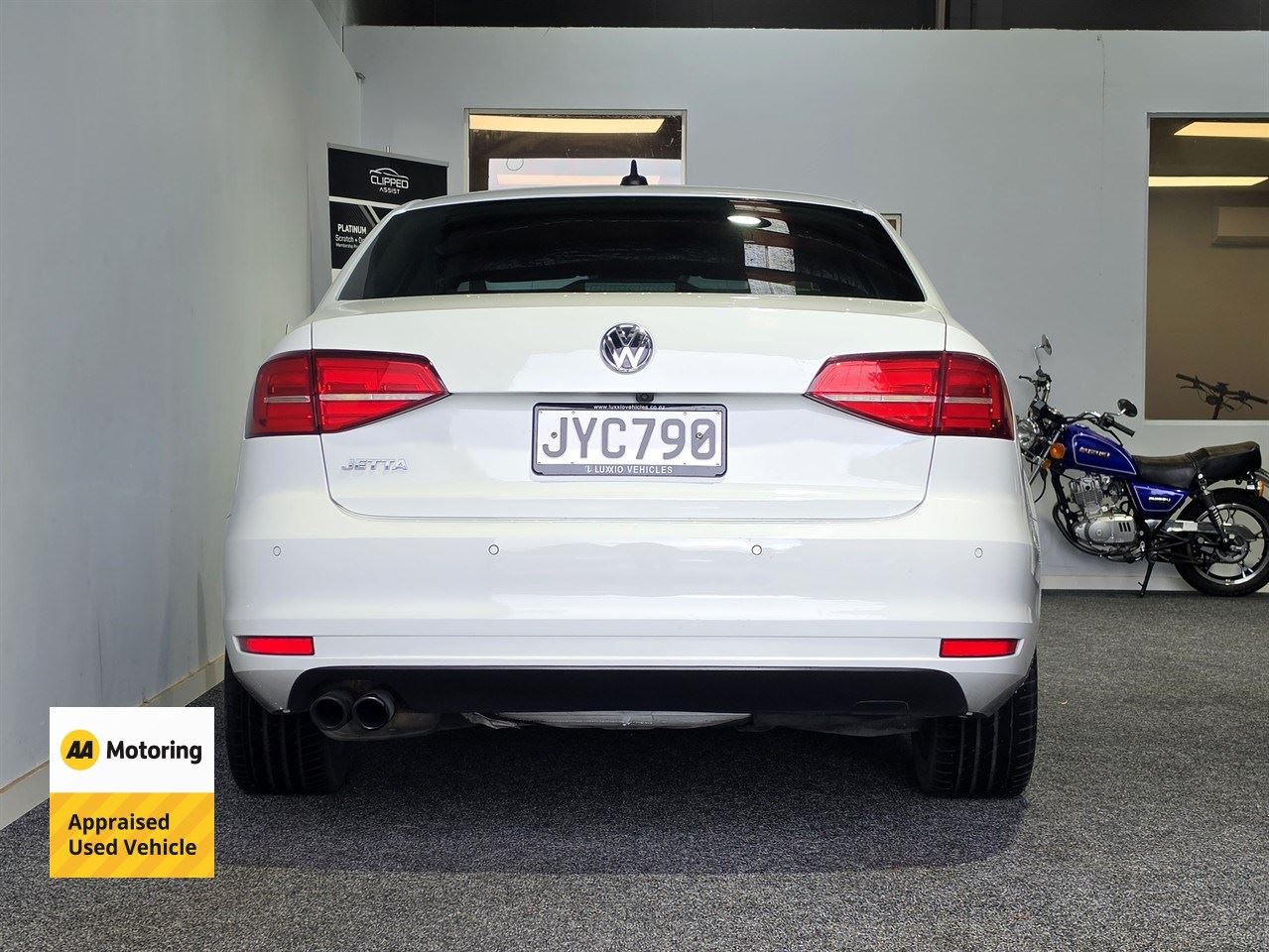 Vehicle image 5