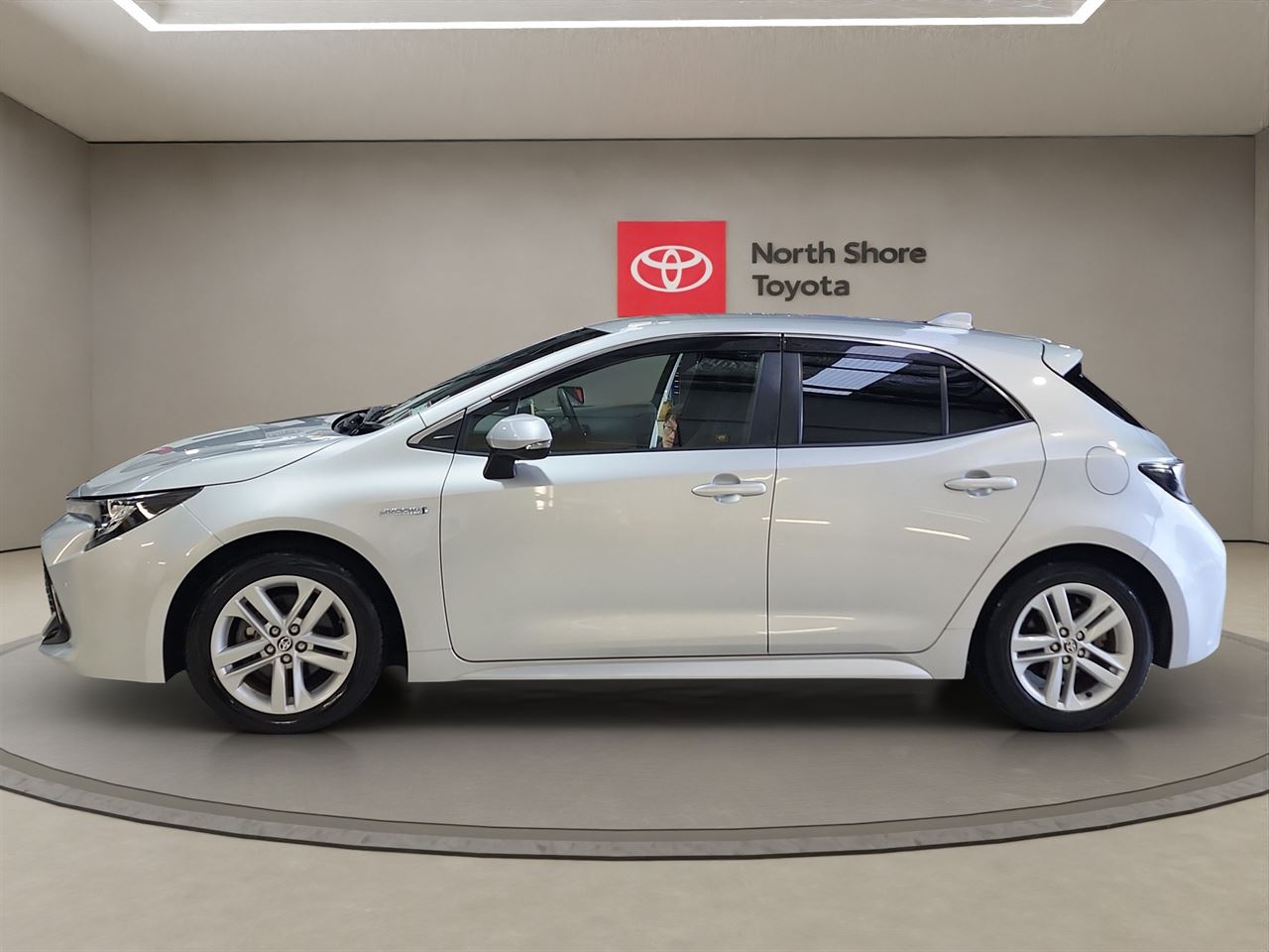 Vehicle image 4