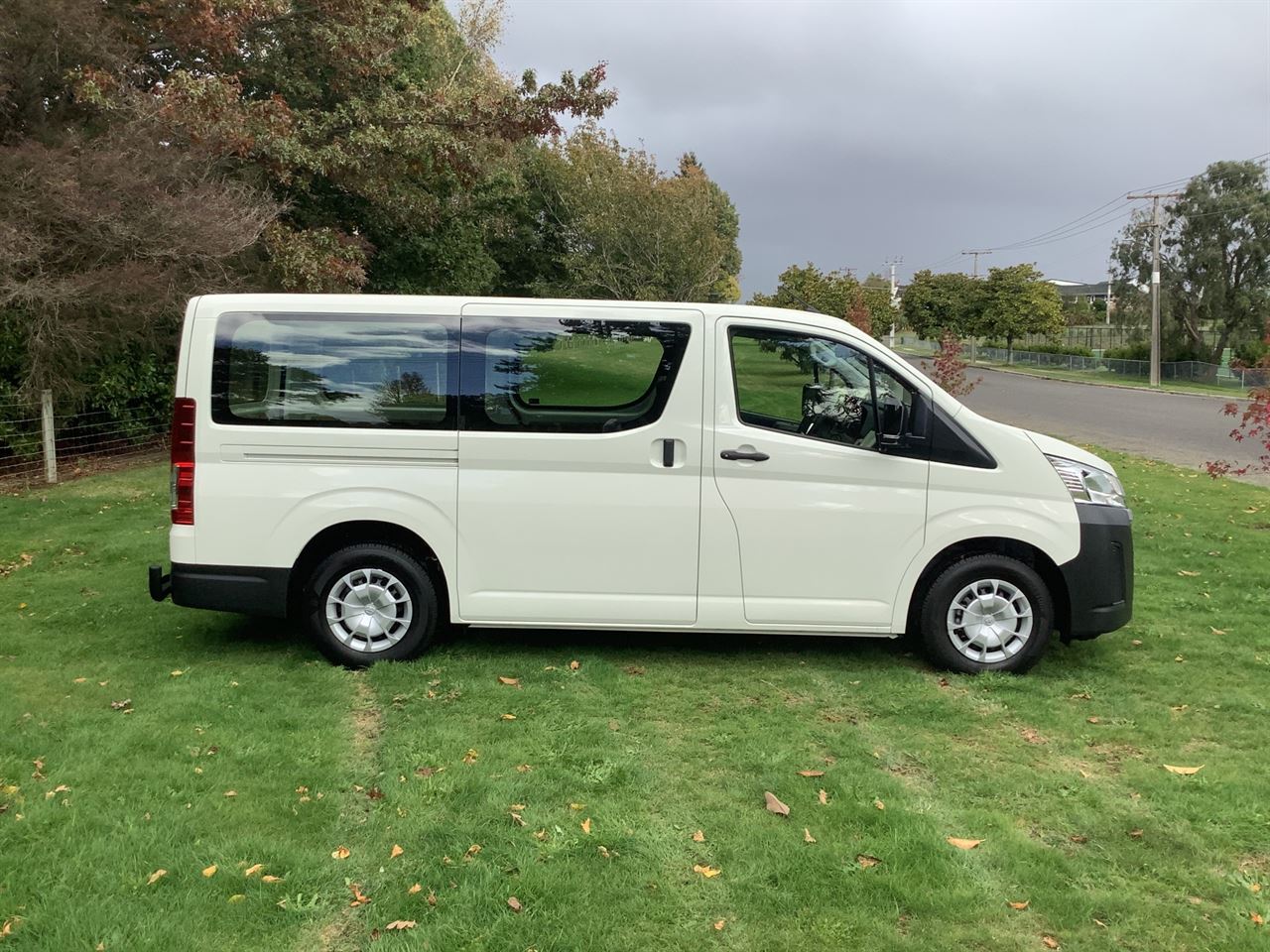 Vehicle image 4