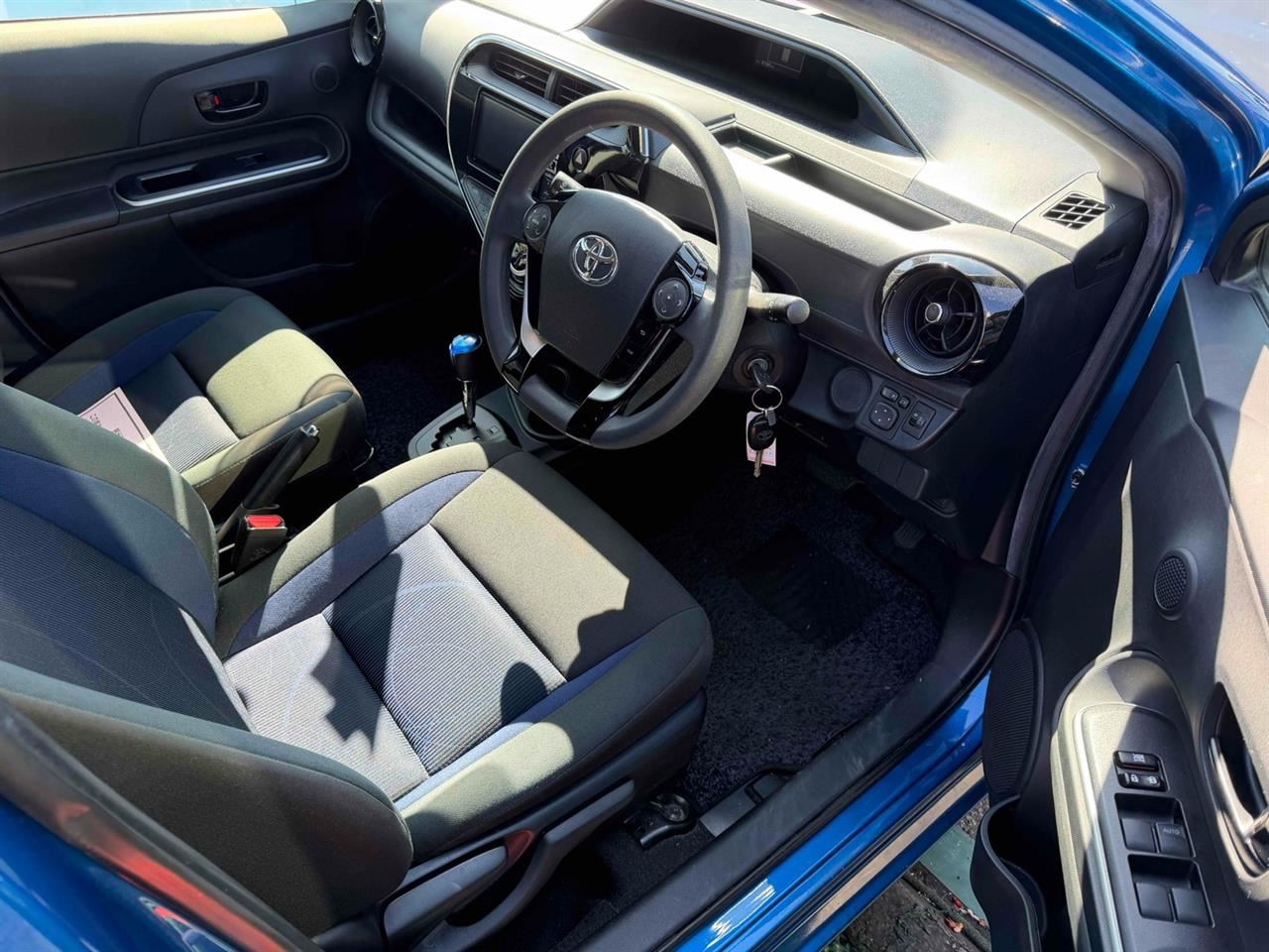 Vehicle image 3