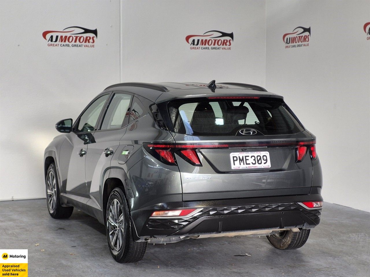 Vehicle image 5