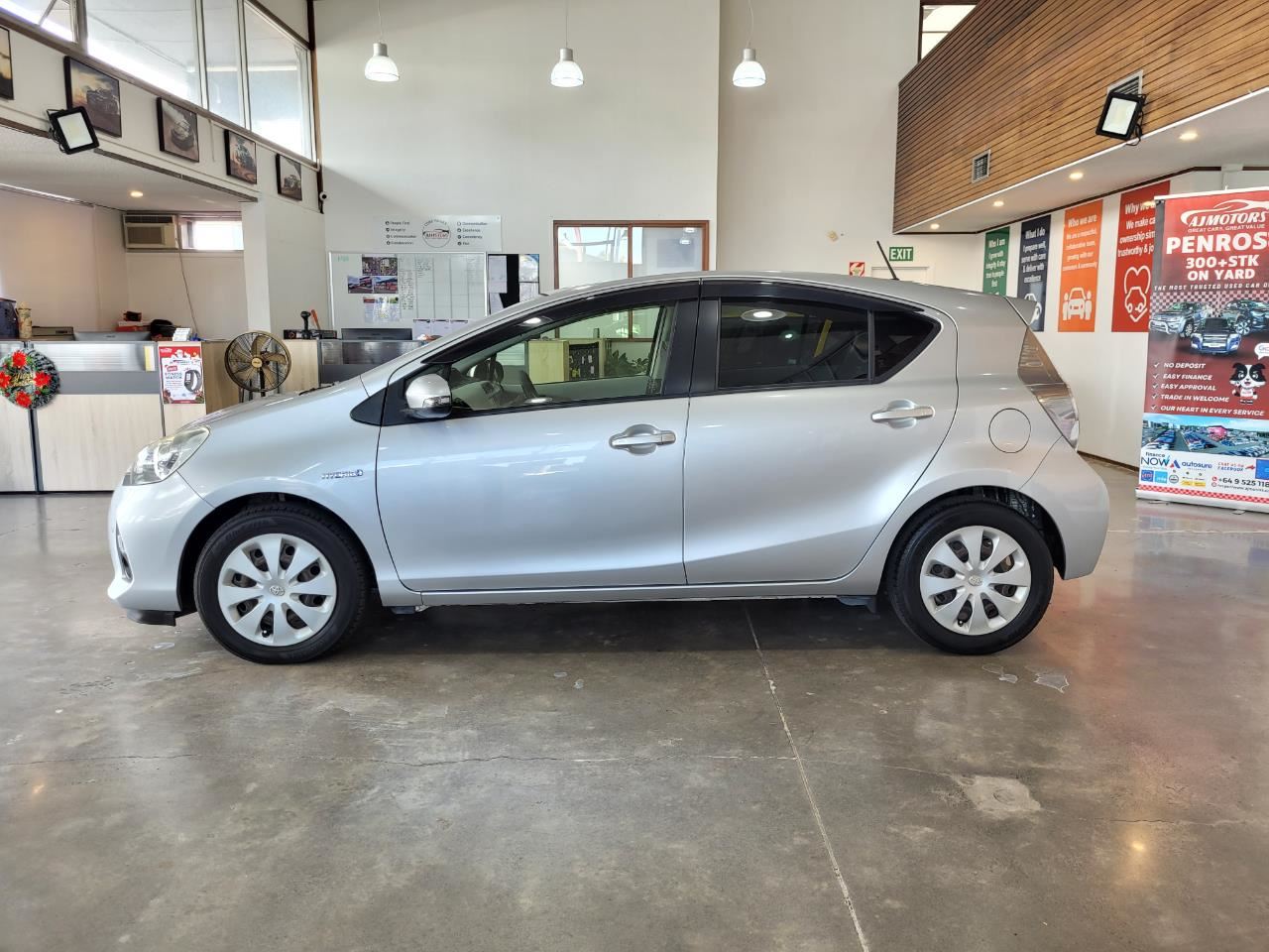 Vehicle image 4