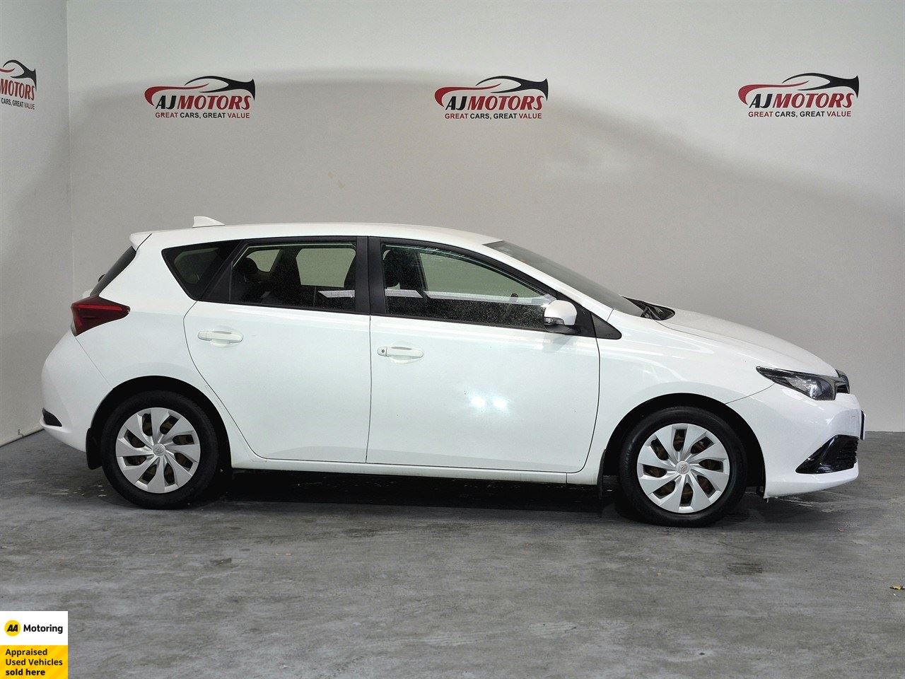 Vehicle image 3