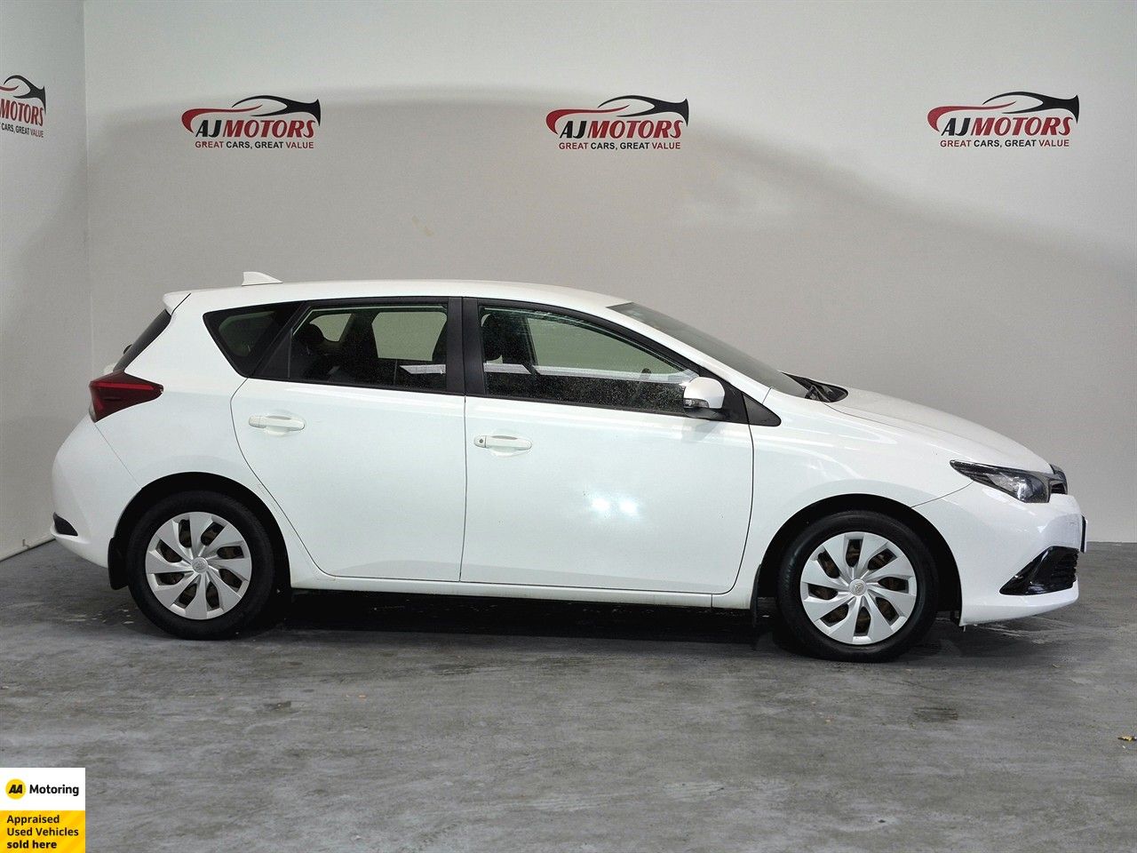 Vehicle image 3