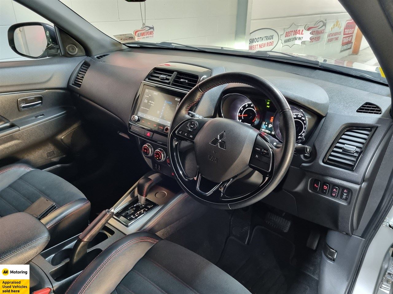 Vehicle image 3