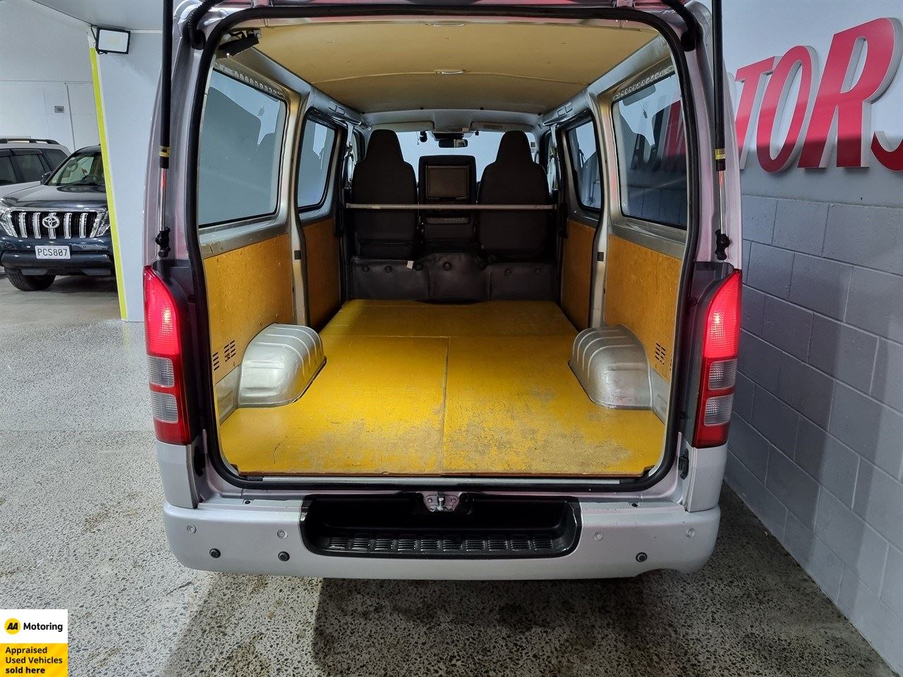 Vehicle image 3
