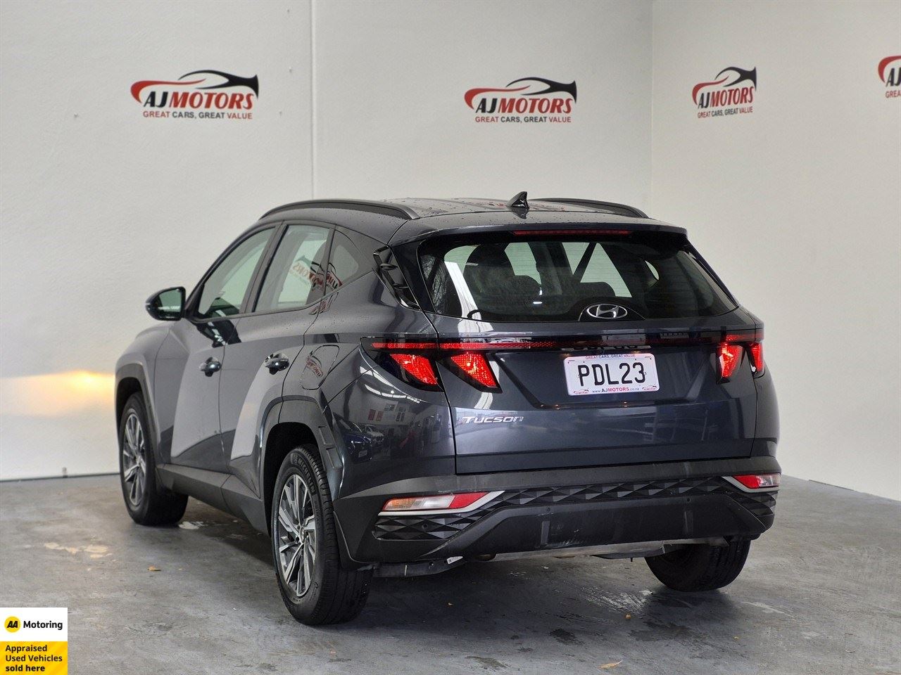 Vehicle image 5
