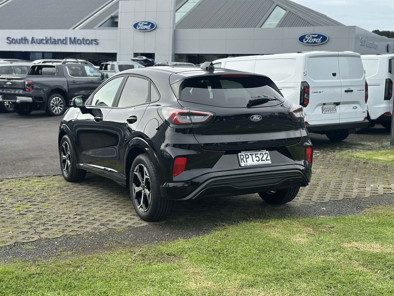 Vehicle image 4