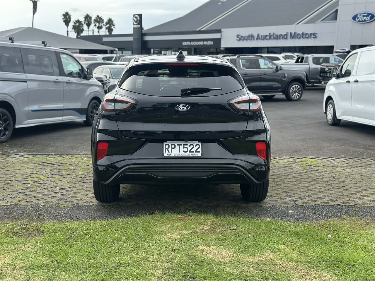 Vehicle image 5