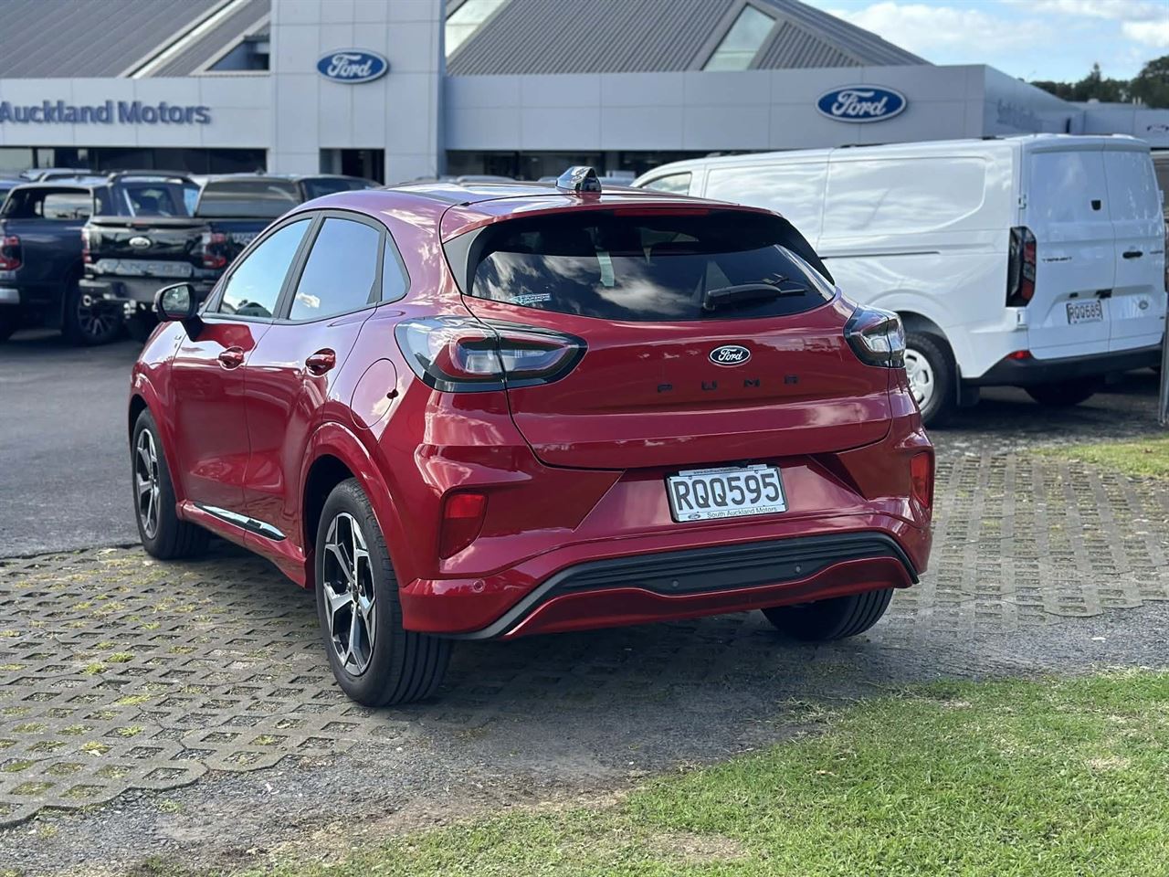 Vehicle image 4