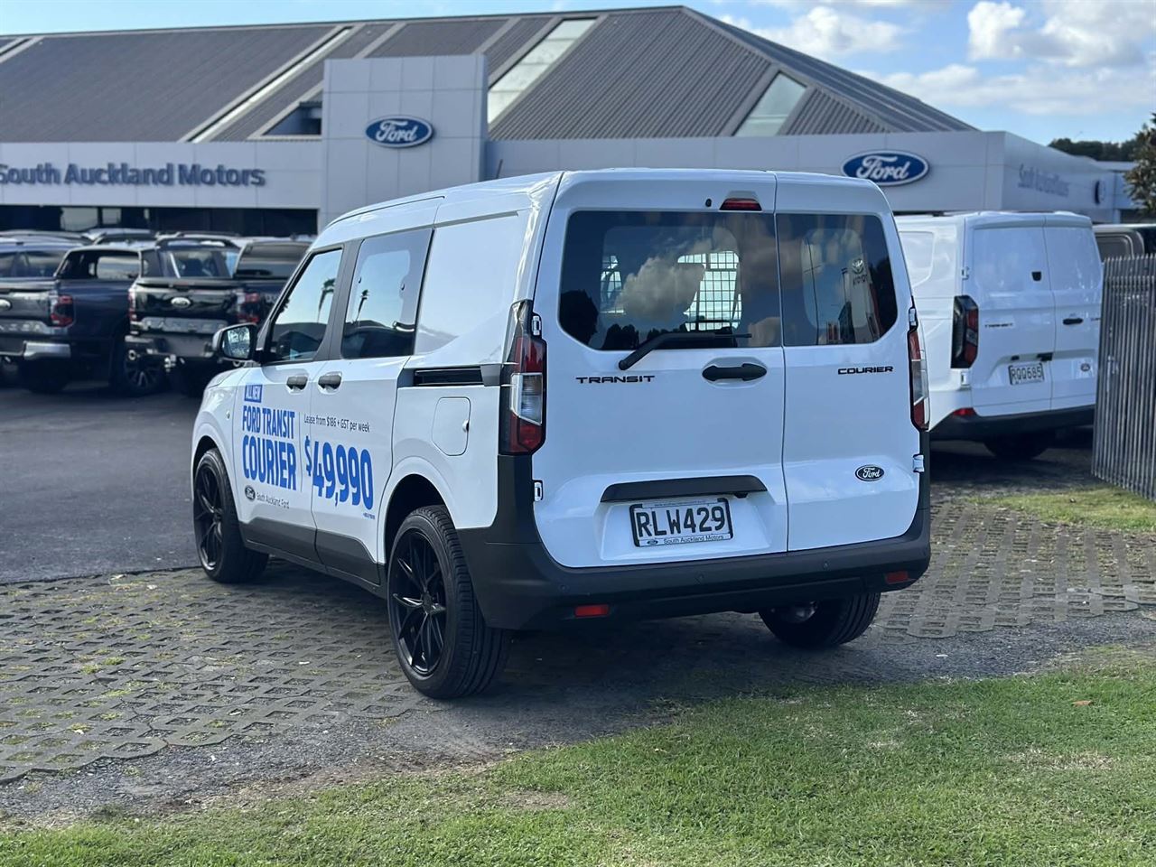 Vehicle image 4