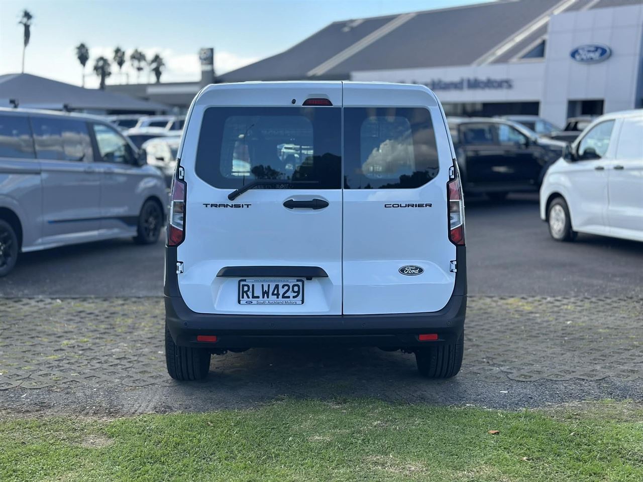 Vehicle image 5