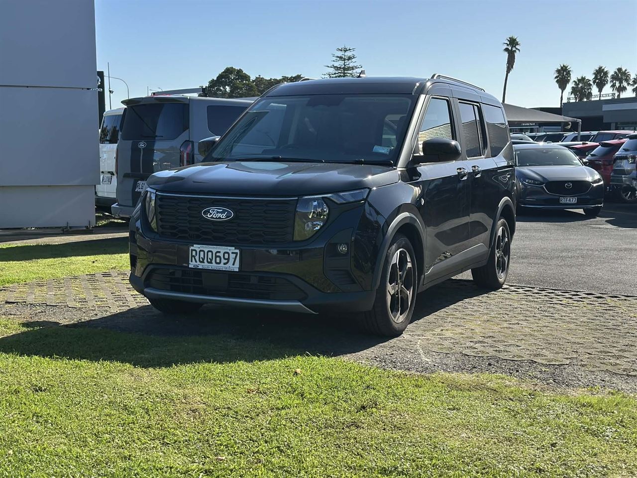 Vehicle image 3