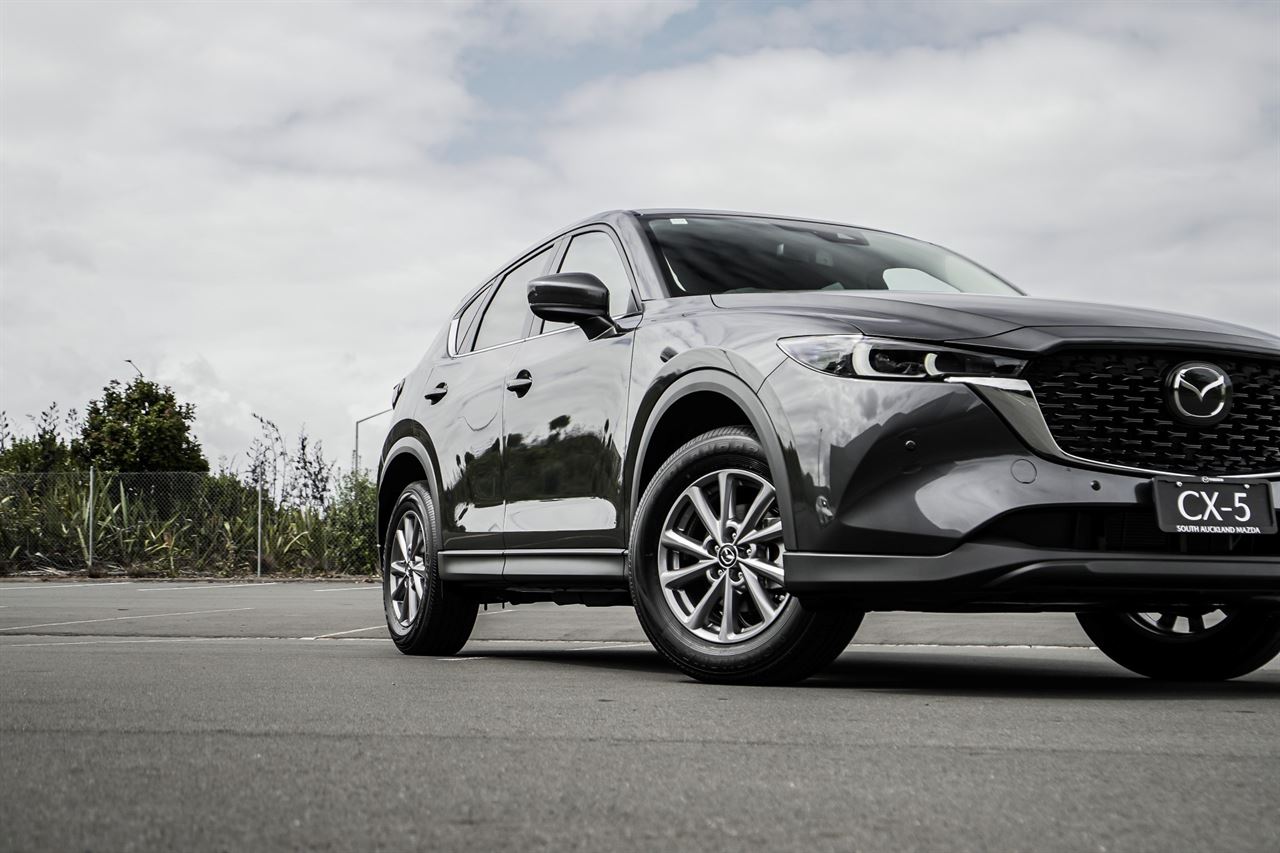 Vehicle image 5