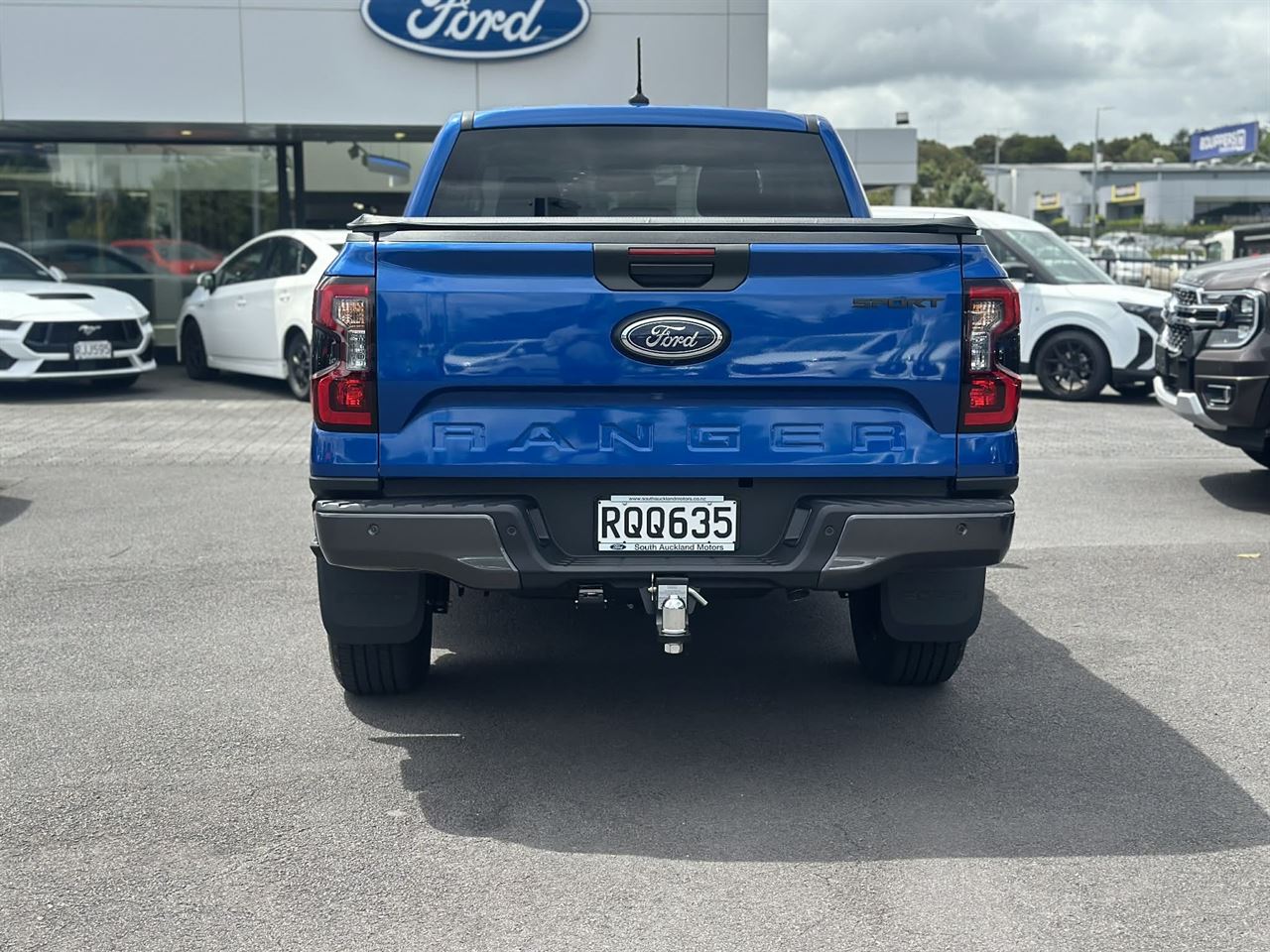 Vehicle image 5