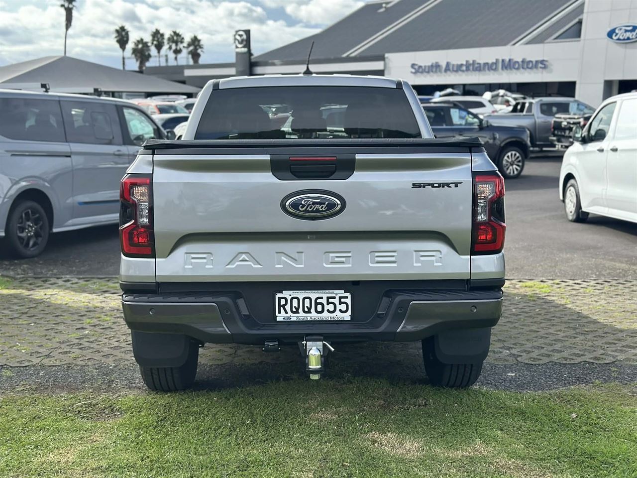 Vehicle image 5